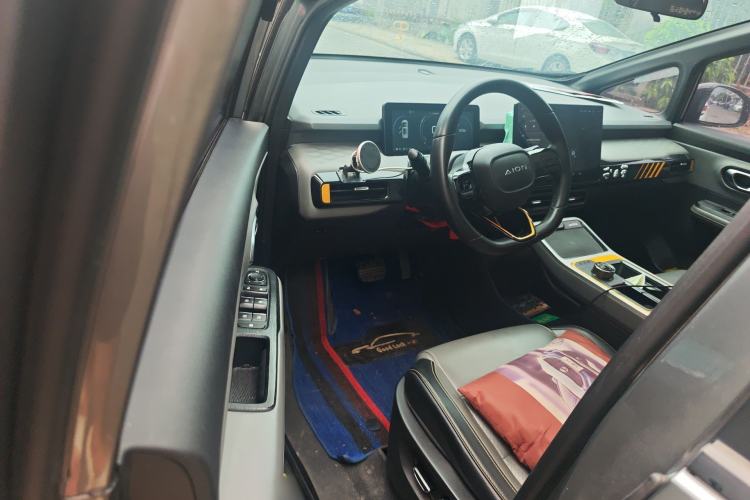 Used AION Y 2022 70 Intelligent Edition Lithium Iron Phosphate Driver Seat