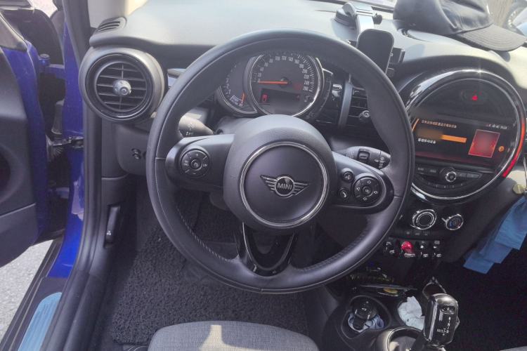 Used MINI 2018 1.5T COOPER Classic Edition
