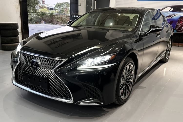 Used Lexus LS 2018 500h Executive Edition China VI