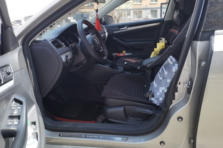 Used Volkswagen Sagitar 2017 1.6L Manual Comfort Model
