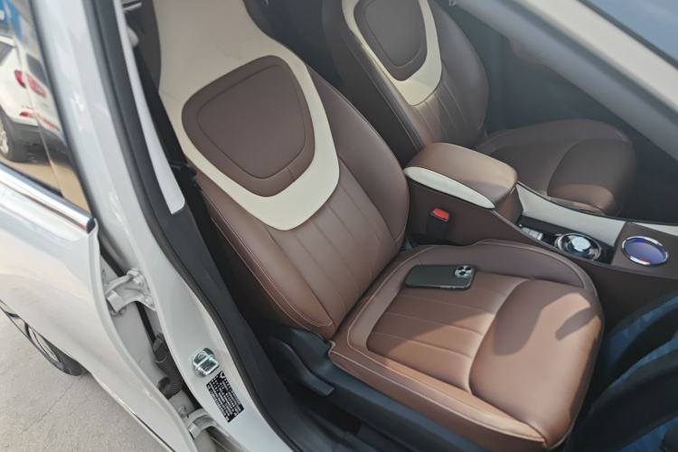 Used Wuling Bingo 2023 333 km Enjoyment Version Right Front Seat