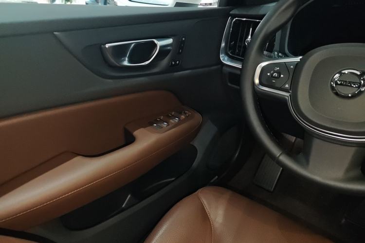 Used Volvo S60 2025 B4 Zhiyi Luxury Edition