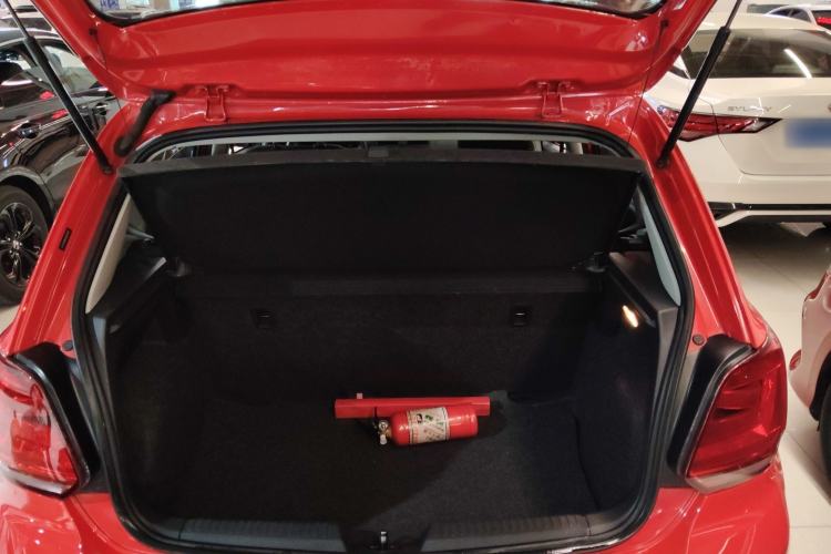 Used Volkswagen Polo 2016 1.4L Manual Fashion Model