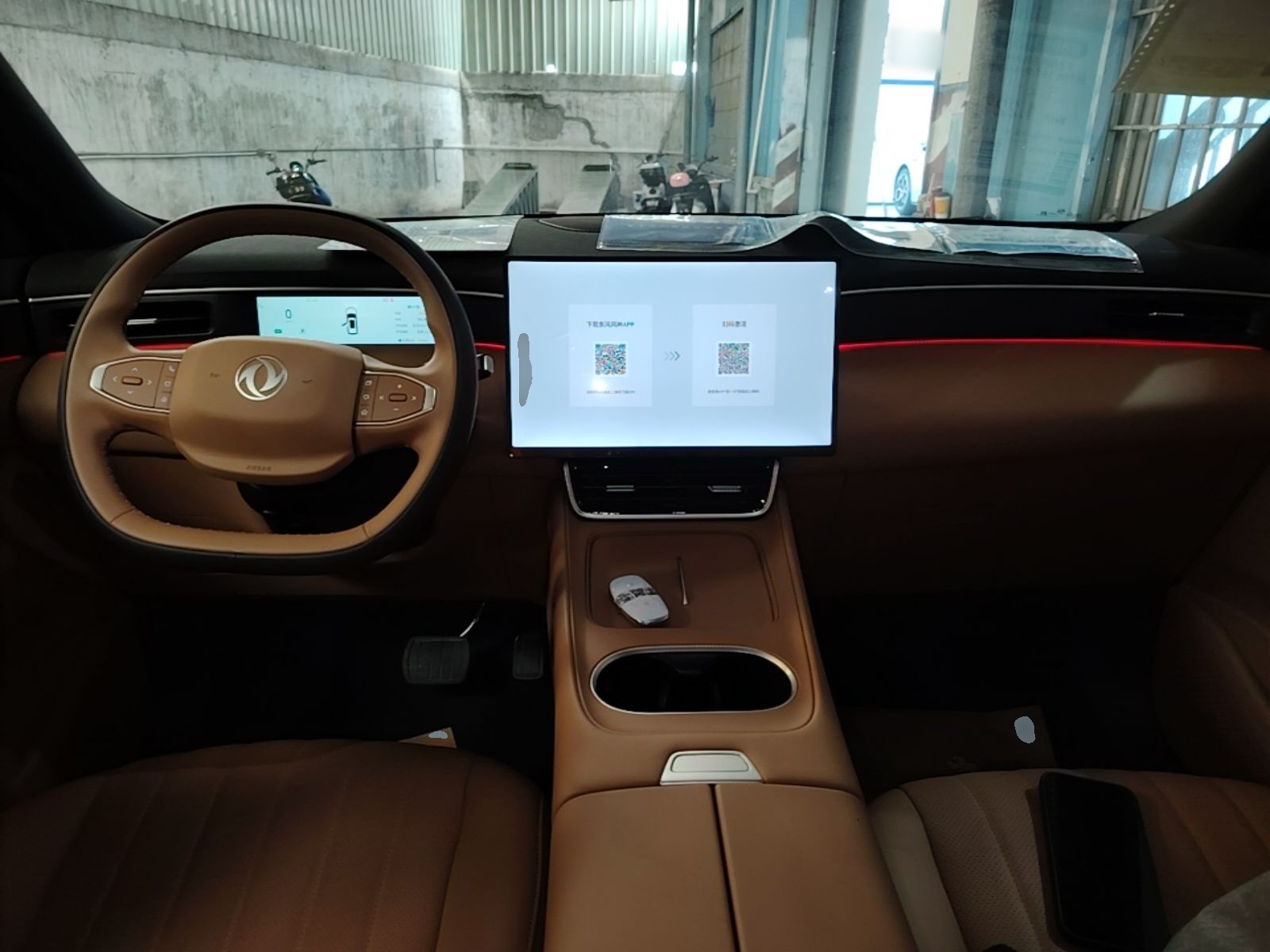 Dongfeng Aeolus L8 2025 Model 185KM Dream Edition — снимка 12