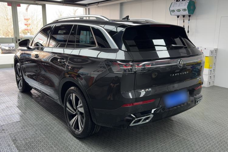 Used Volkswagen Tavendor 2024 380TSI All-Wheel-Drive R-Line Cruise Premium Edition Exterior 5