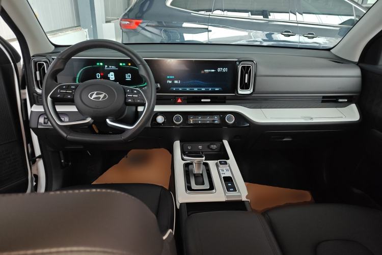 Used Hyundai ix35 2023 Musso 2.0L Deluxe Edition DLX
