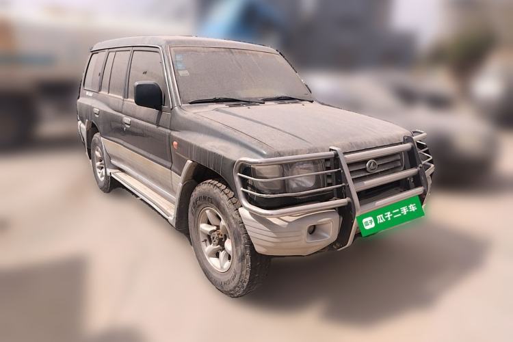 Used Leopaard Heijingang 2009 2.4L Manual 4x4 Front Right 45 Deg