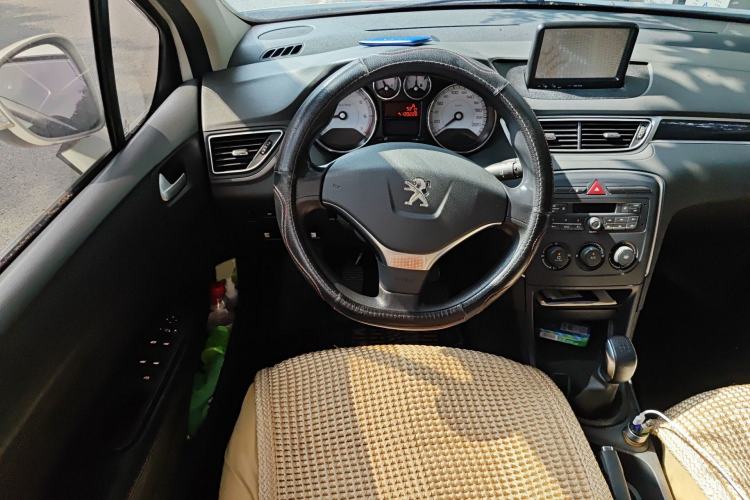Used Peugeot 308 2014 Enjoy Edition Classic 1.6L Manual YouShang Model Steering Wheel