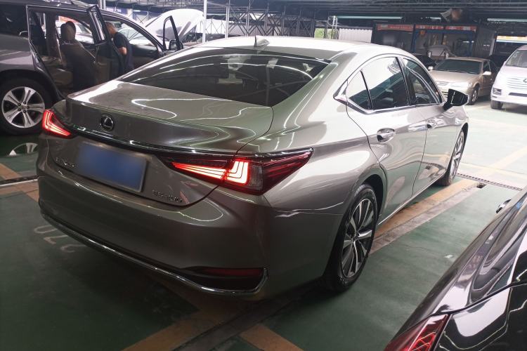 Used Lexus ES 2018 200 Excellence Edition China V Standard
