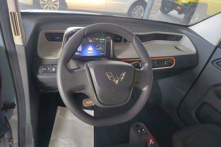 Used Wuling Hongguang MINIEV 2020 Freedom Version Lithium Iron Phosphate Center Console
