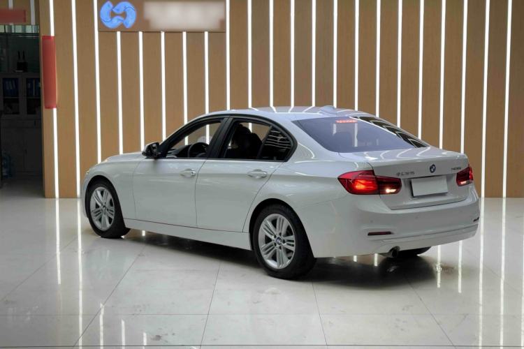 Used BMW 3 Series 2016 320i Fashion Model Exterior 3