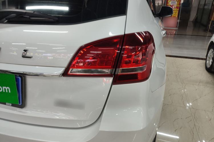 Used Haval H2 2018 1.5T Dual-Clutch Two-Wheel Drive Fashion Model China VI Standard
