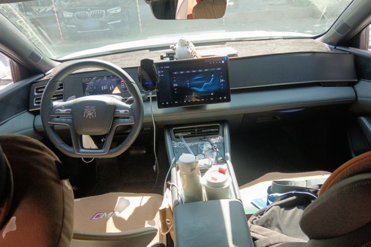 Used BYD Qin L 2025 DM-i Smart Drive 80KM Leading Model Center Console