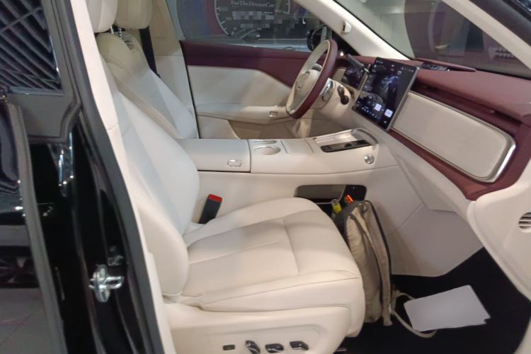 Used VOYAH COURAGE 2025 Model Four-Wheel-Drive Qiankun Edition Right Front Seat