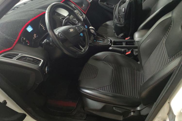 Used Ford Focus 2018 Hatchback Classic 1.6L Automatic Trendy SmartDrive Edition