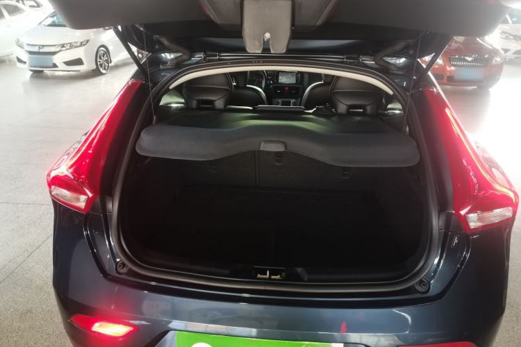 Used Volvo V40 2018 T4 Zhiya Edition