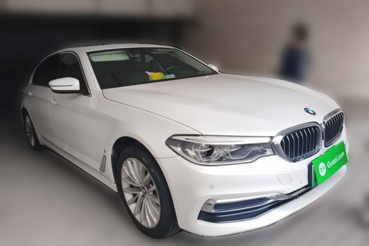 Used BMW 5 Series New Energy 2019 Updated Version 530Le Luxury Package Front Right 45 Deg