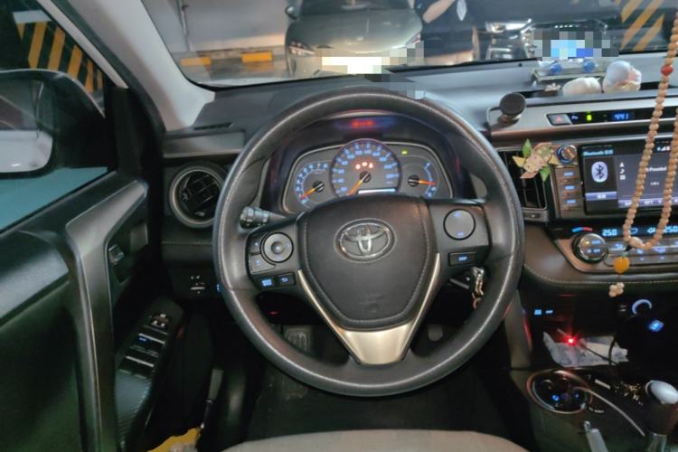 Used Toyota RAV4 2015 2.0L CVT Two-Wheel Drive Fashion Edition Steering Wheel