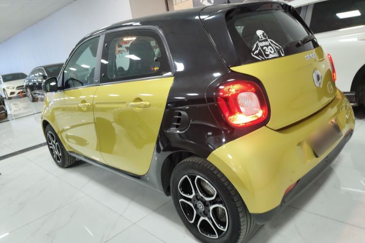 Used smart forfour 2016 0.9T 66 kW Pioneer Edition