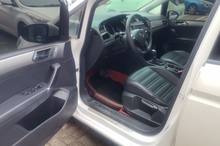 Used Volkswagen Touran 2021 Touran L 280TSI DSG Comfort Edition 7 Seats Driver Seat