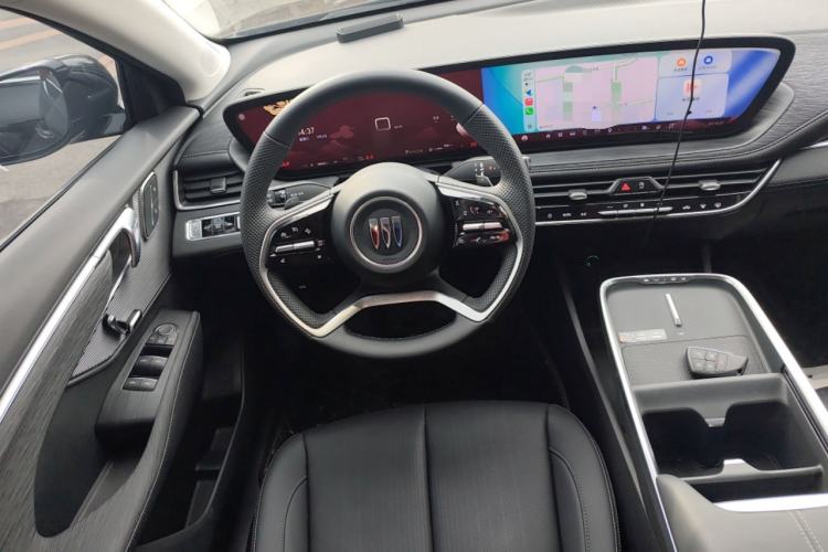 Used Buick LaCrosse 2025 28T Platinum Edition
