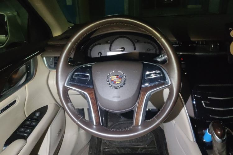 Used Cadillac XTS 2013 28T Luxury Model Steering Wheel