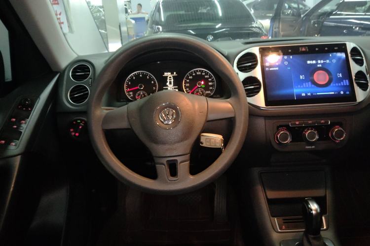 Used Volkswagen Tiguan L 2016 300TSI Automatic Two-Wheel Drive Trend Edition