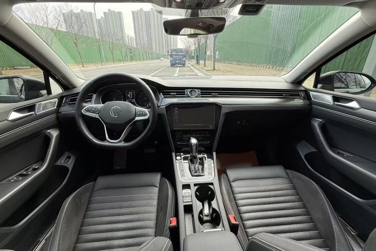 Used Volkswagen Magotan 2020 330TSI DSG Leading Model Interior 3