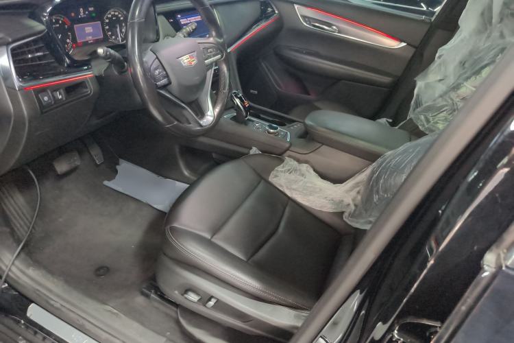 Used Cadillac XT6 2021 28T Six-Seater Fashion Edition Left Front Seat