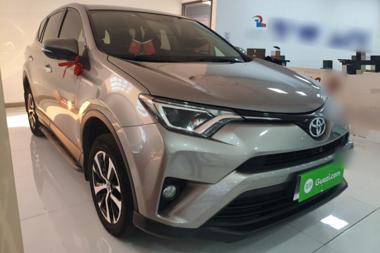 Used Toyota RAV4 2019 2.0L CVT Two-Wheel Drive Comfort Edition China VI Standard