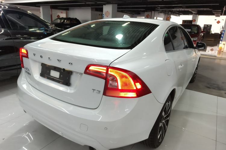 Used Volvo S60 2018 S60L T3 Smart Progress Edition
