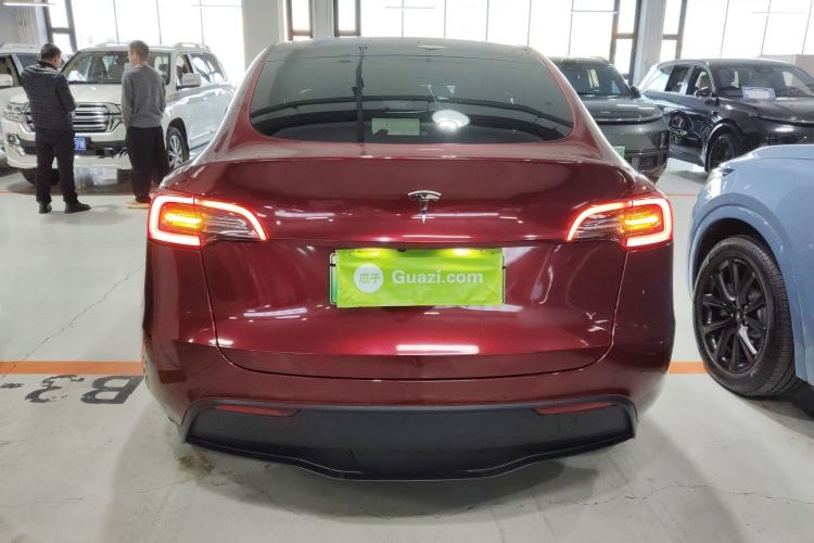 Used Tesla Model Y 2021 Long-Range All-Wheel-Drive Version
