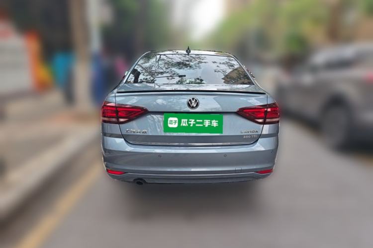 Used Volkswagen Lavida 2015 1.6L Automatic Fashion Edition