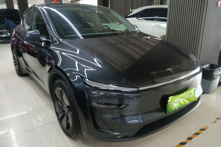 Used Tesla Model Y 2025 Long-Range All-Wheel-Drive Version
