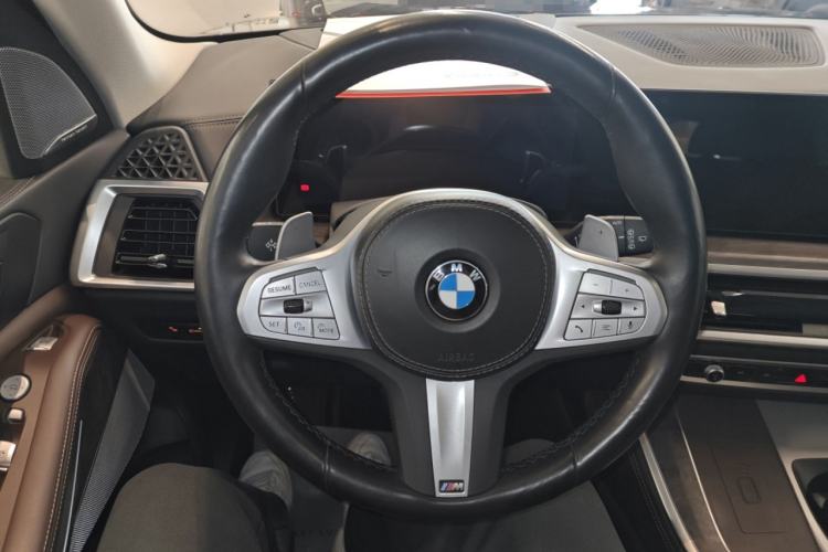 Used BMW X5 2023 xDrive 30Li Luxury M Sport Package Steering Wheel