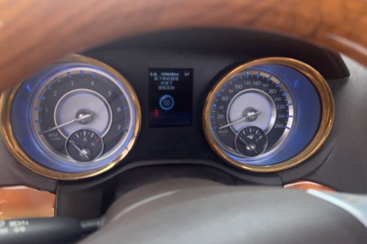 Used Chrysler 300C 2013 3.6L Luxury Edition
