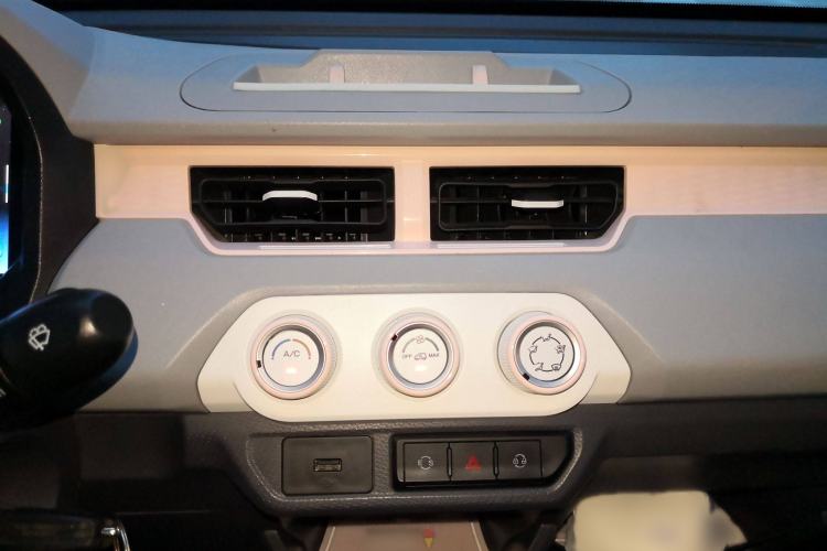 Used Chery QQ Ice Cream 2022 170km Sundae Phosphate Lithium-Ion