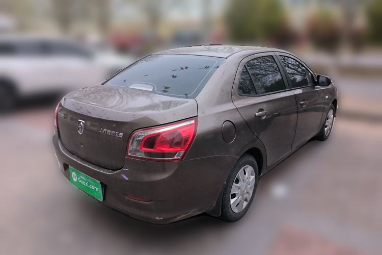 Used Baojun 630 2011 1.5L manual standard version
