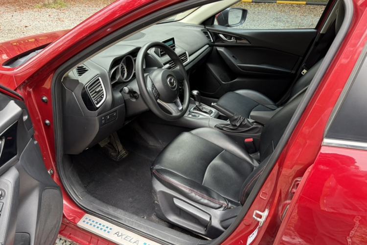 Used Mazda 3 Axela 2014 Sedan 1.5L Automatic Comfort Model