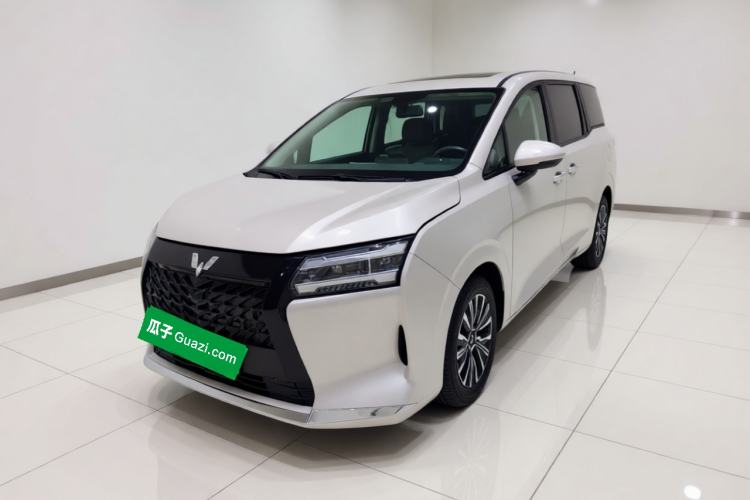 Used Wuling Starlight 730 2025 Model Plug-in Hybrid 125km Luxury Edition