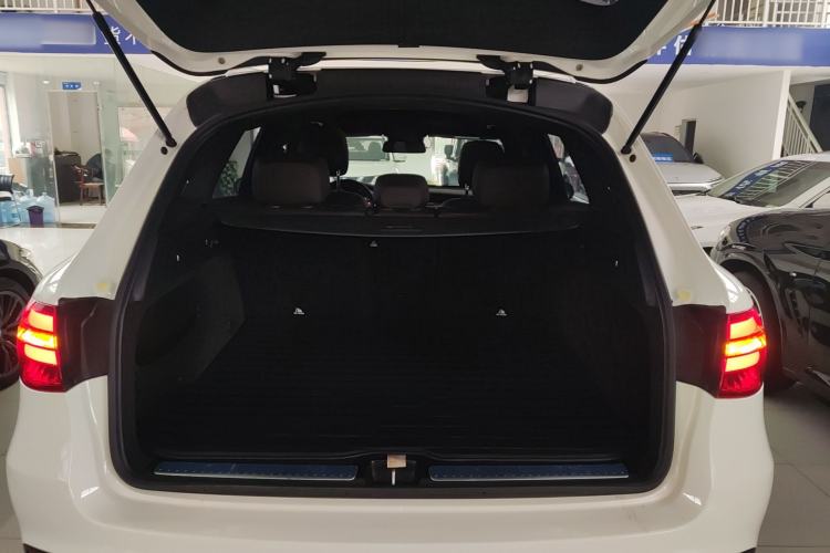 Used Mercedes-Benz GLC 2016 GLC 300 4MATIC Luxury Model