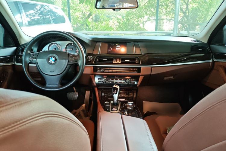 Used BMW 5 Series 2014 525Li Leading Model
