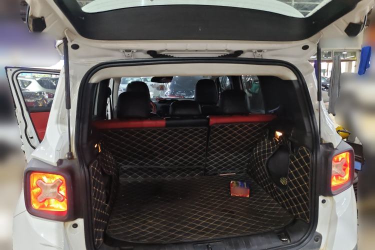 Used Jeep Renegade 2017 180T Automatic Kinetic Edition+ Trunk