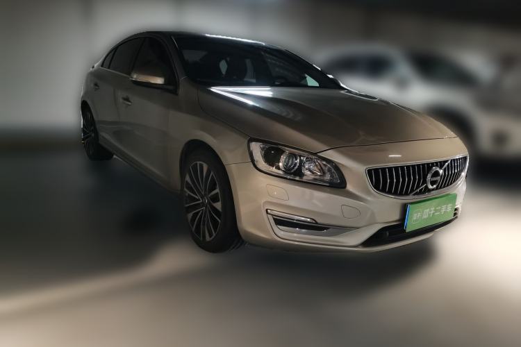 Used Volvo S60 2018 S60L T4 Smart & Ambitious Edition Front Right 45 Deg