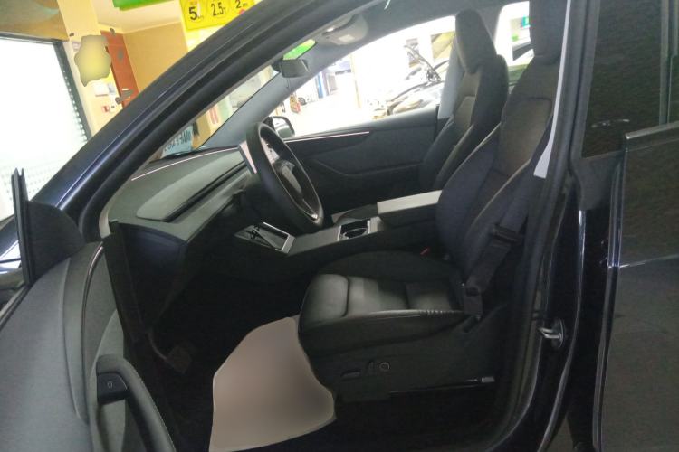 Used Tesla Model Y 2025 Rear-Wheel-Drive Version