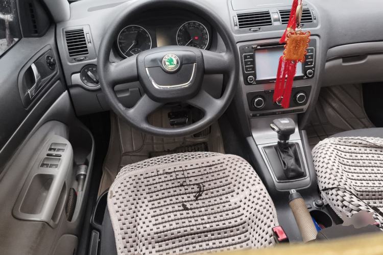 Used Skoda Octavia 2013 1.6L Automatic Yijie Edition Steering Wheel