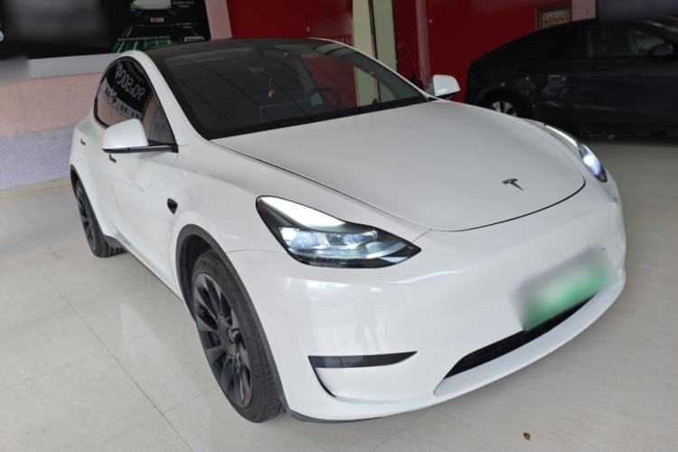 Used Tesla Model Y 2024 Rear-Wheel-Drive Version Front Right 45 Deg