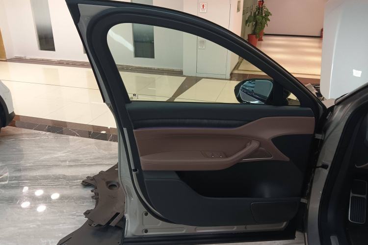 Used Nio ES8 2024 75 kWh
