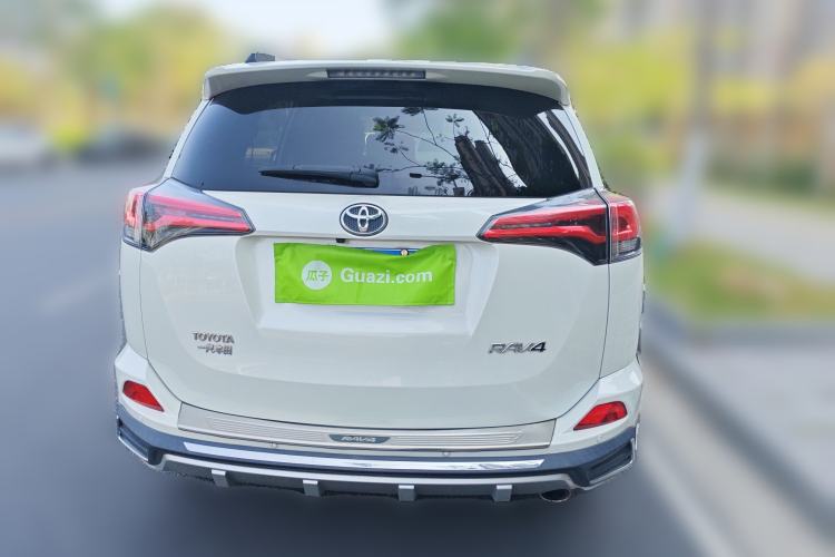 Used Toyota RAV4 2018 2.0L CVT Two-Wheel Drive Fashion X Edition
