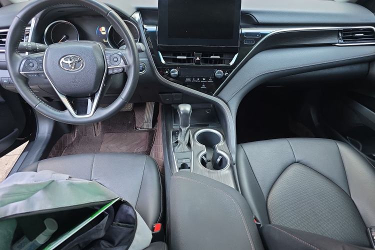 Used Toyota Camry 2023 2.0G Luxury Edition
